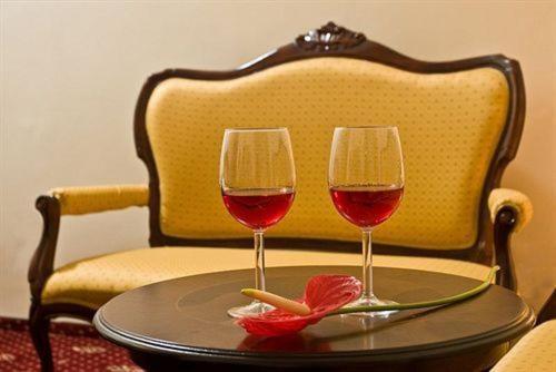 Hotel Maryo プロイェシュティ エクステリア 写真